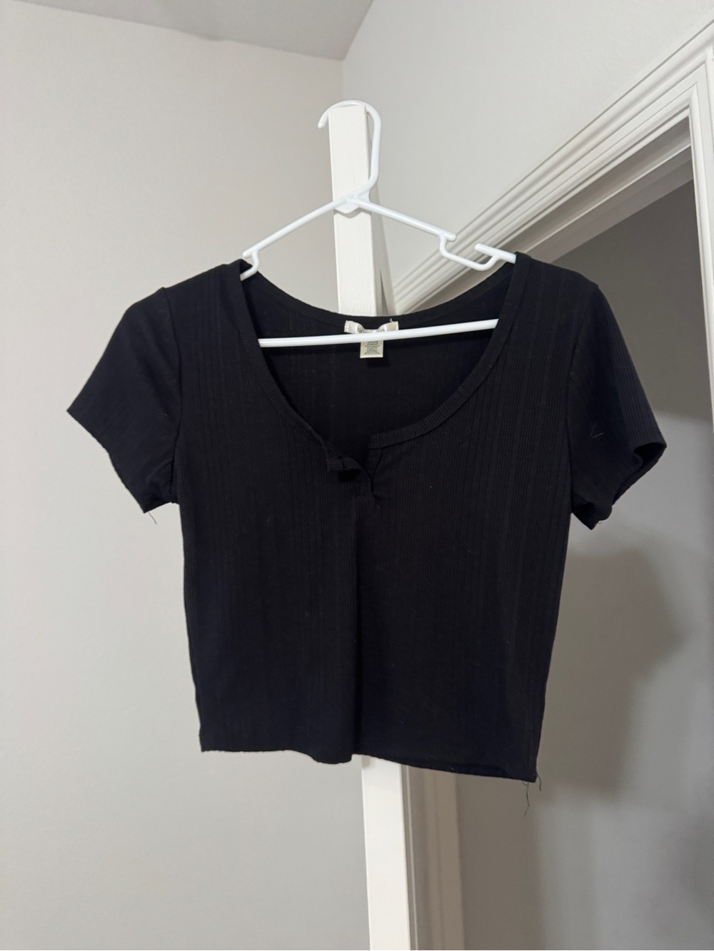 Bozzolo Black Ribbed Scoop-Notch Crop Top